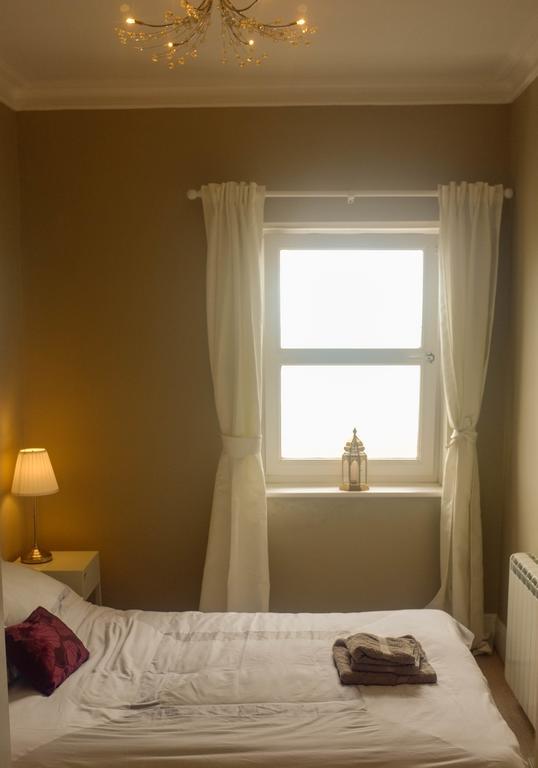 פורטסמות' Stones Throw From The Beach - Stunning Sea View מראה חיצוני תמונה